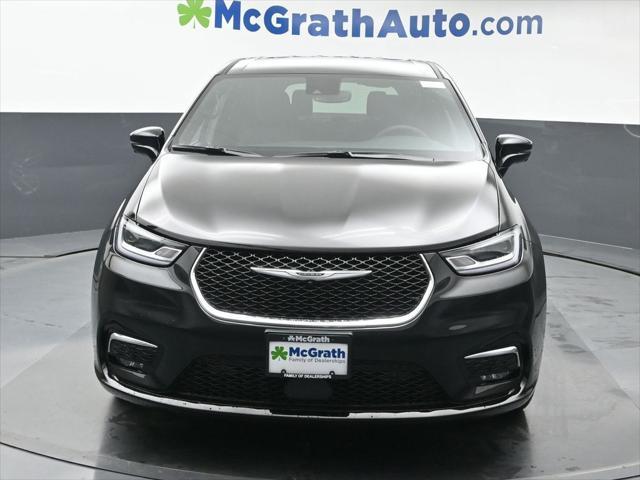 new 2025 Chrysler Pacifica car, priced at $42,032