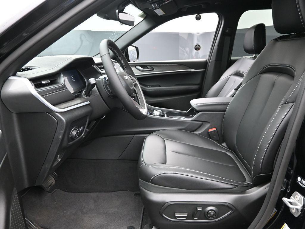 new 2025 Jeep Grand Cherokee car, priced at $46,485