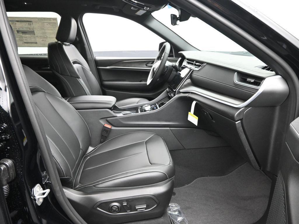 new 2025 Jeep Grand Cherokee car, priced at $46,485