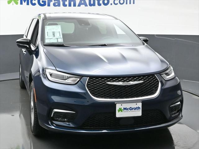 new 2025 Chrysler Pacifica car, priced at $39,500