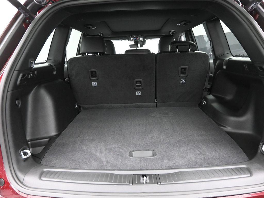 new 2025 Jeep Grand Cherokee car, priced at $42,760