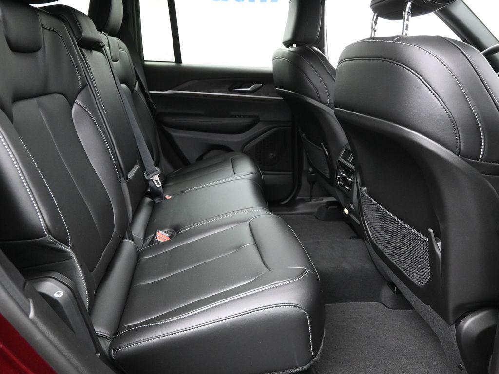 new 2025 Jeep Grand Cherokee car, priced at $42,760