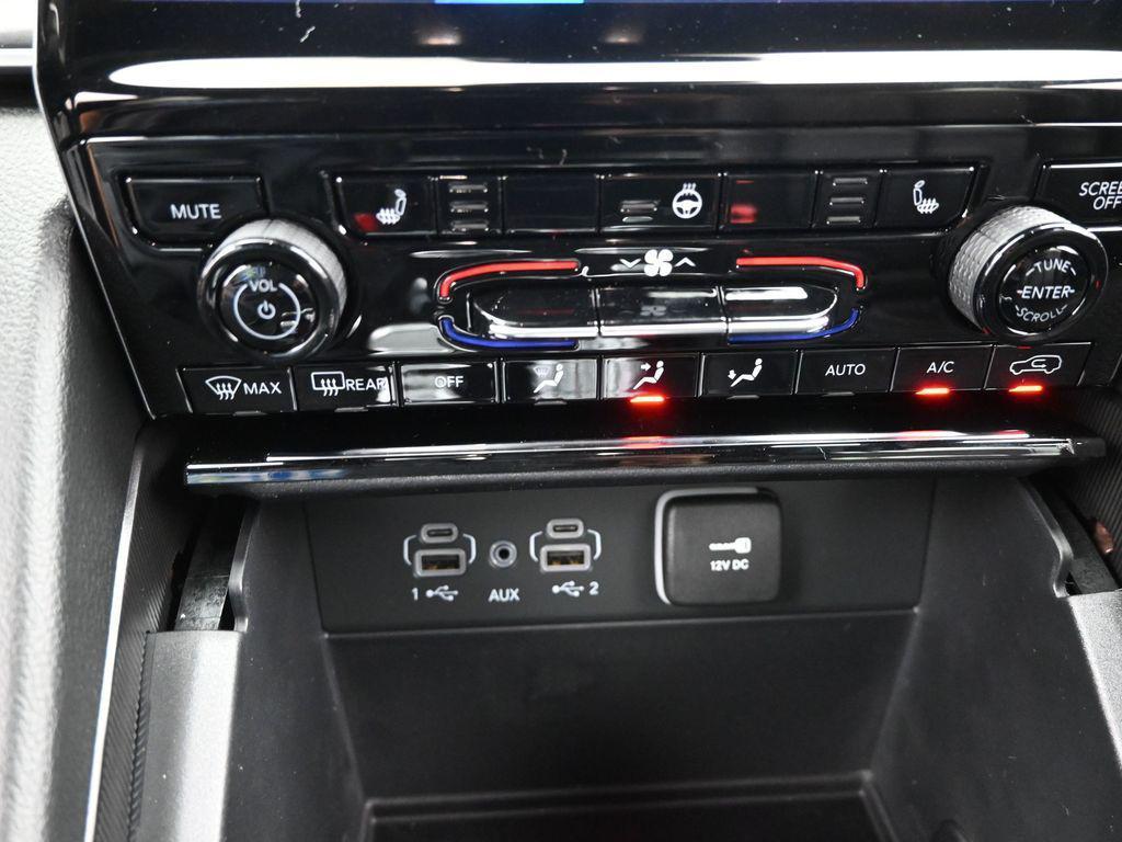 new 2025 Jeep Grand Cherokee car, priced at $42,760