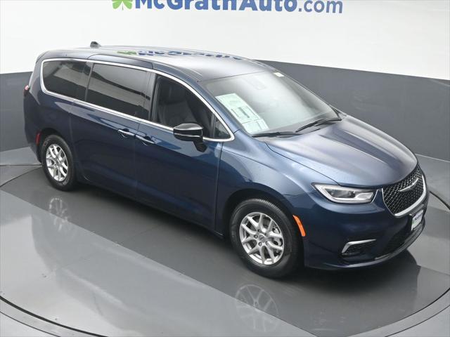 new 2025 Chrysler Pacifica car, priced at $48,065