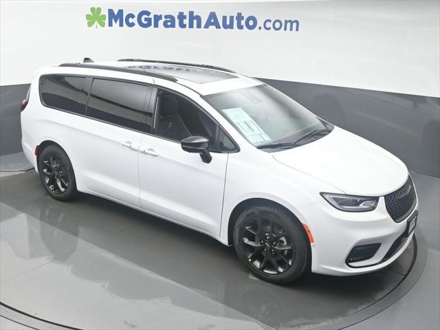 new 2025 Chrysler Pacifica car, priced at $49,045