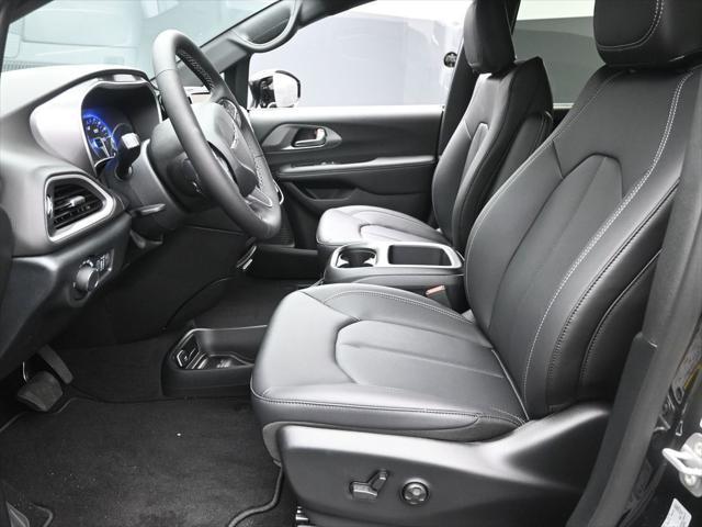 new 2025 Chrysler Voyager car, priced at $39,613