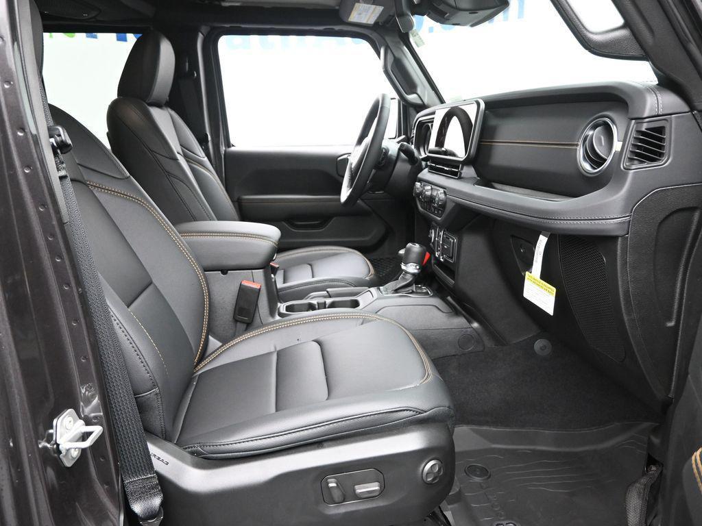 new 2025 Jeep Wrangler car, priced at $47,120