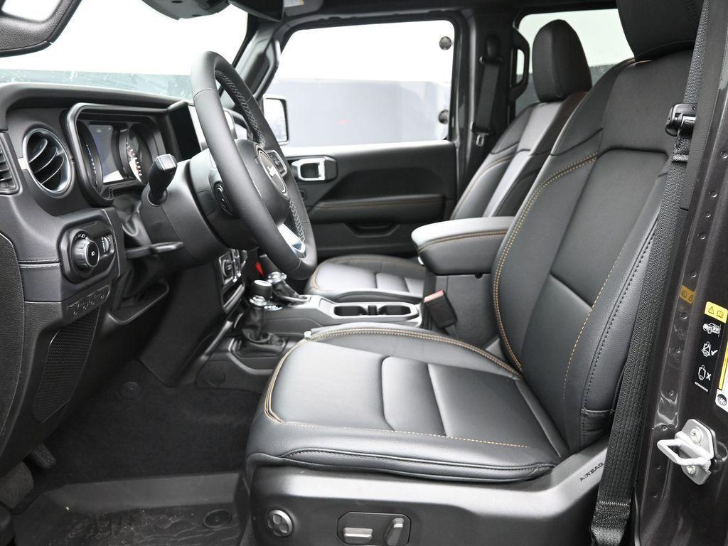 new 2025 Jeep Wrangler car, priced at $47,120