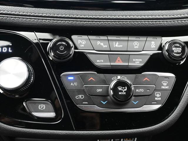 new 2025 Chrysler Pacifica car, priced at $43,032