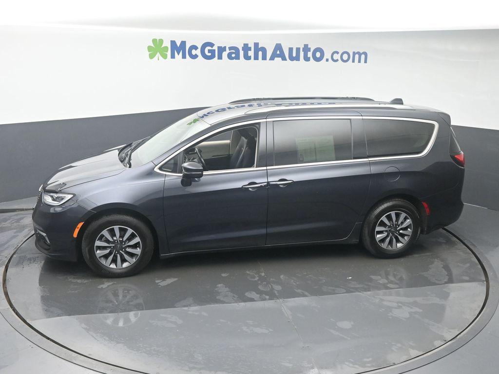 used 2021 Chrysler Pacifica car, priced at $14,300
