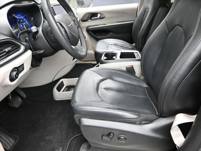 used 2022 Chrysler Pacifica car, priced at $25,000