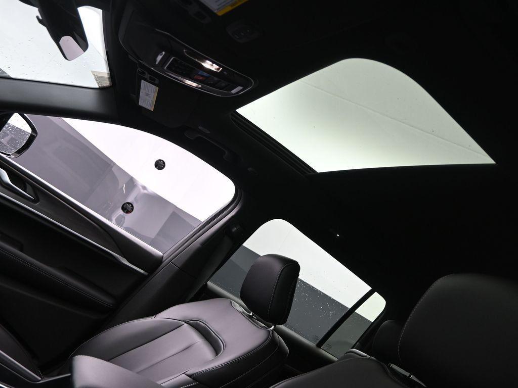 new 2025 Jeep Grand Cherokee L car, priced at $46,110