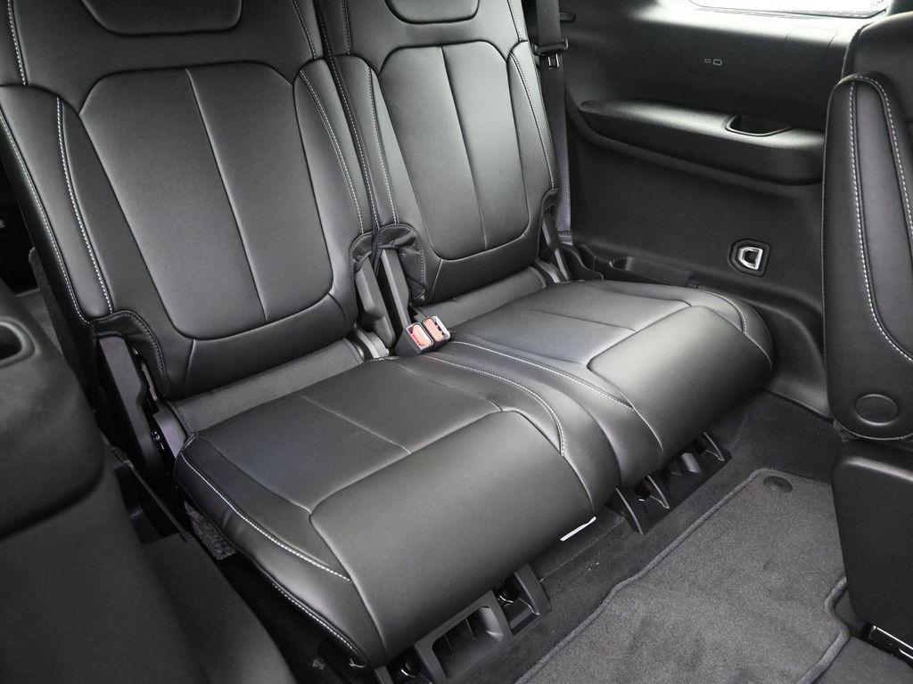 new 2025 Jeep Grand Cherokee L car, priced at $46,110