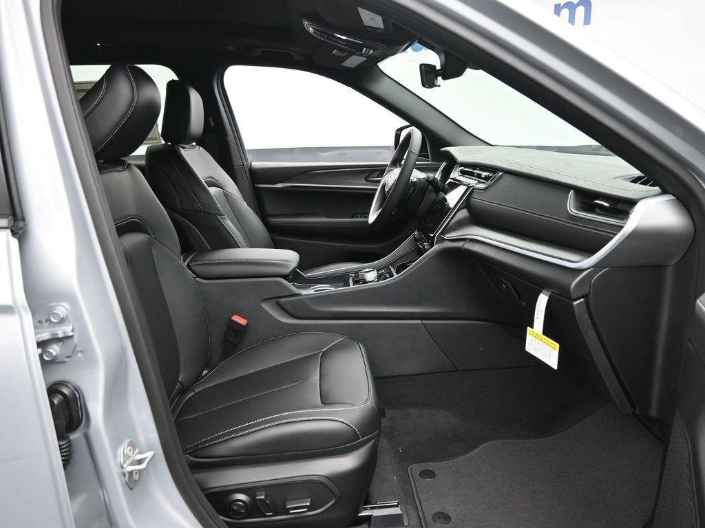 new 2025 Jeep Grand Cherokee L car, priced at $47,110