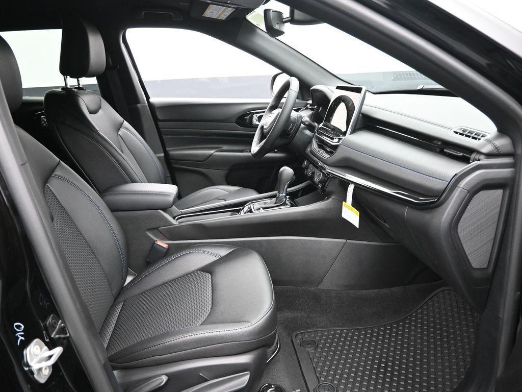 new 2026 Jeep Compass car, priced at $38,335