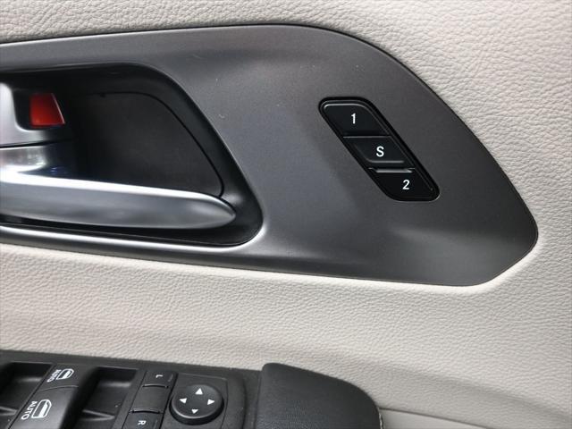 used 2023 Chrysler Pacifica Hybrid car, priced at $25,900