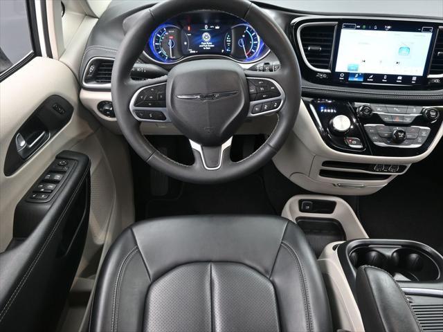 used 2023 Chrysler Pacifica Hybrid car, priced at $25,900