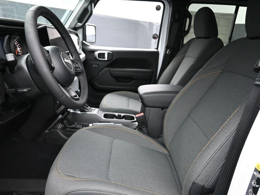 new 2025 Jeep Gladiator car, priced at $44,122