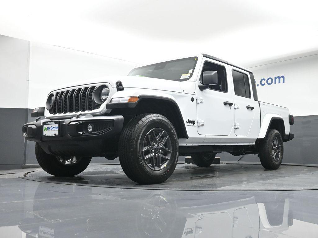 new 2025 Jeep Gladiator car, priced at $44,122