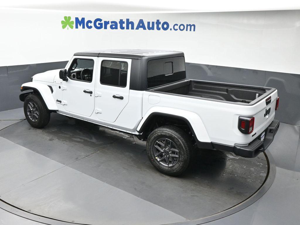 new 2025 Jeep Gladiator car, priced at $44,122