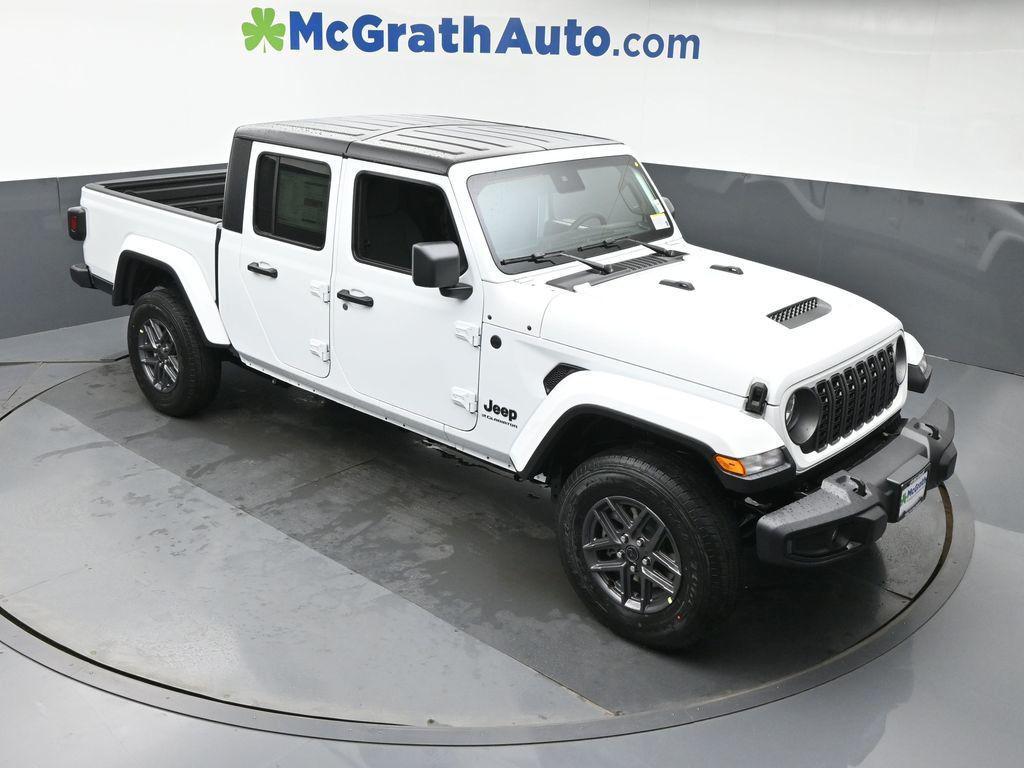 new 2025 Jeep Gladiator car, priced at $44,122