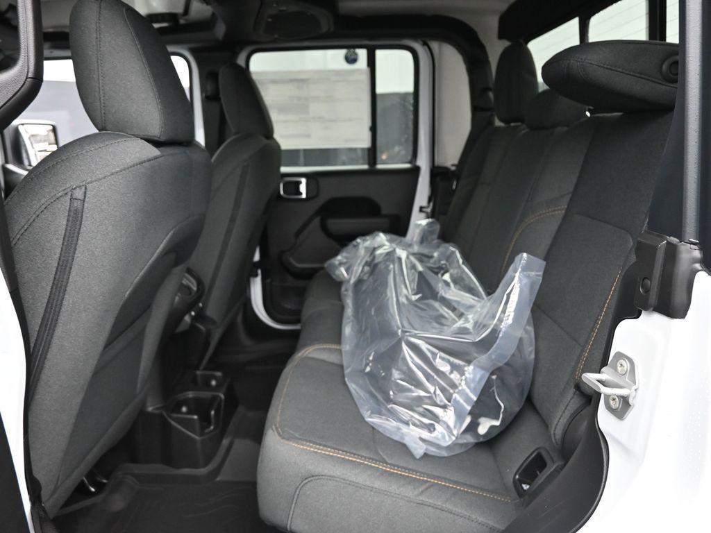 new 2025 Jeep Gladiator car, priced at $44,122