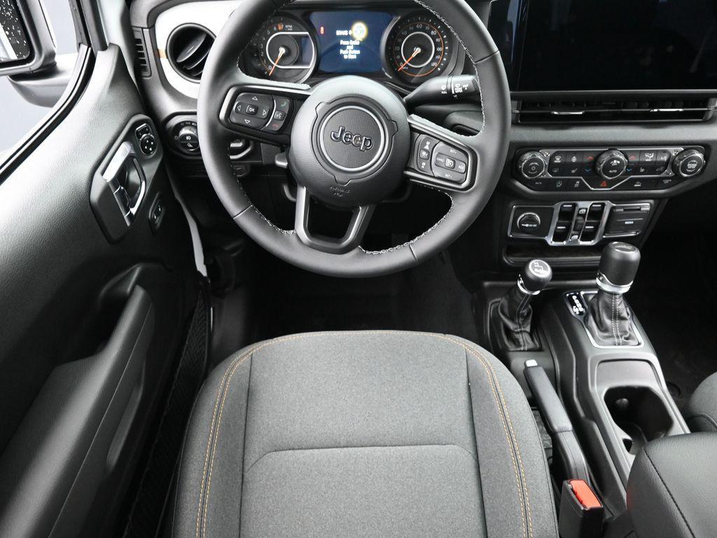 new 2025 Jeep Gladiator car, priced at $44,122