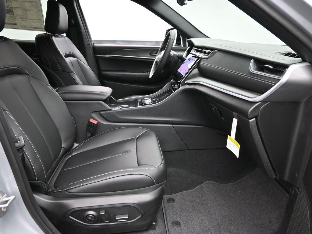 new 2025 Jeep Grand Cherokee L car, priced at $45,610