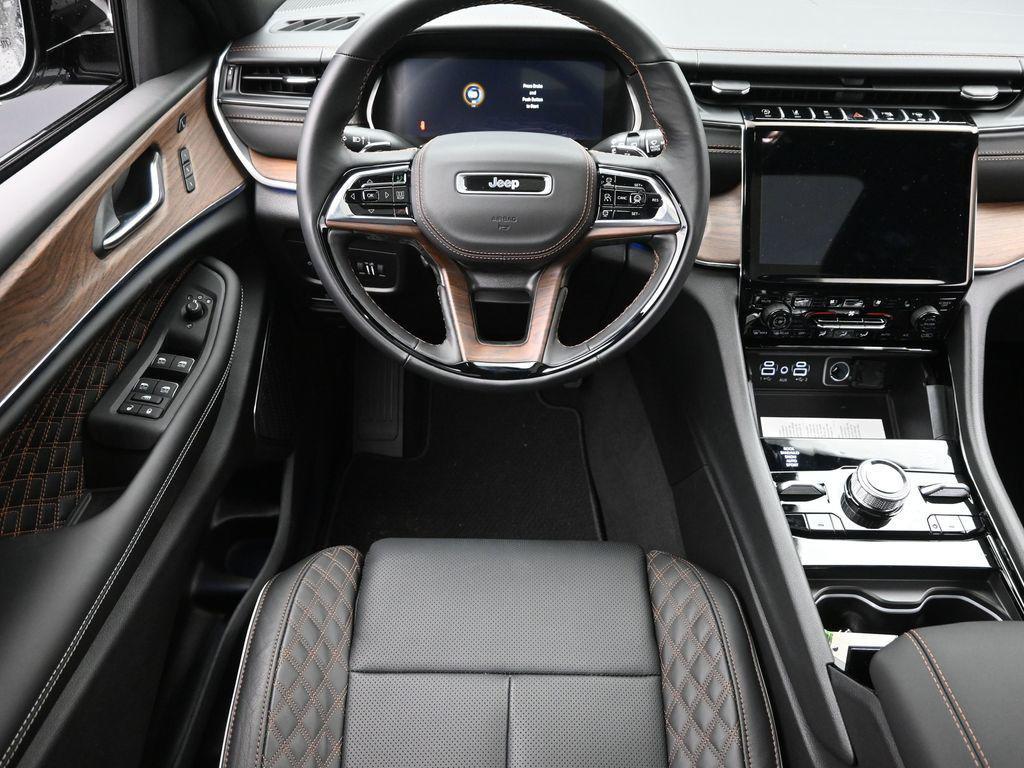 new 2025 Jeep Grand Cherokee L car, priced at $61,500