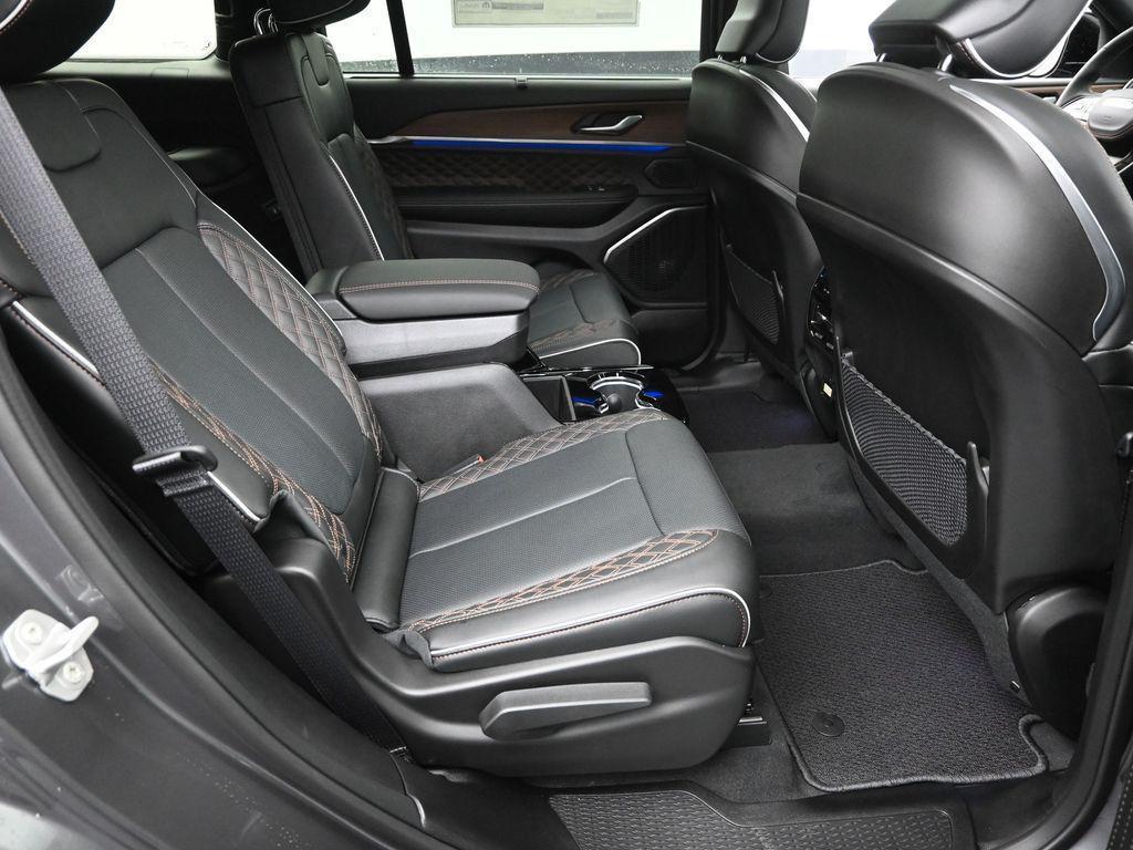 new 2025 Jeep Grand Cherokee L car, priced at $61,500