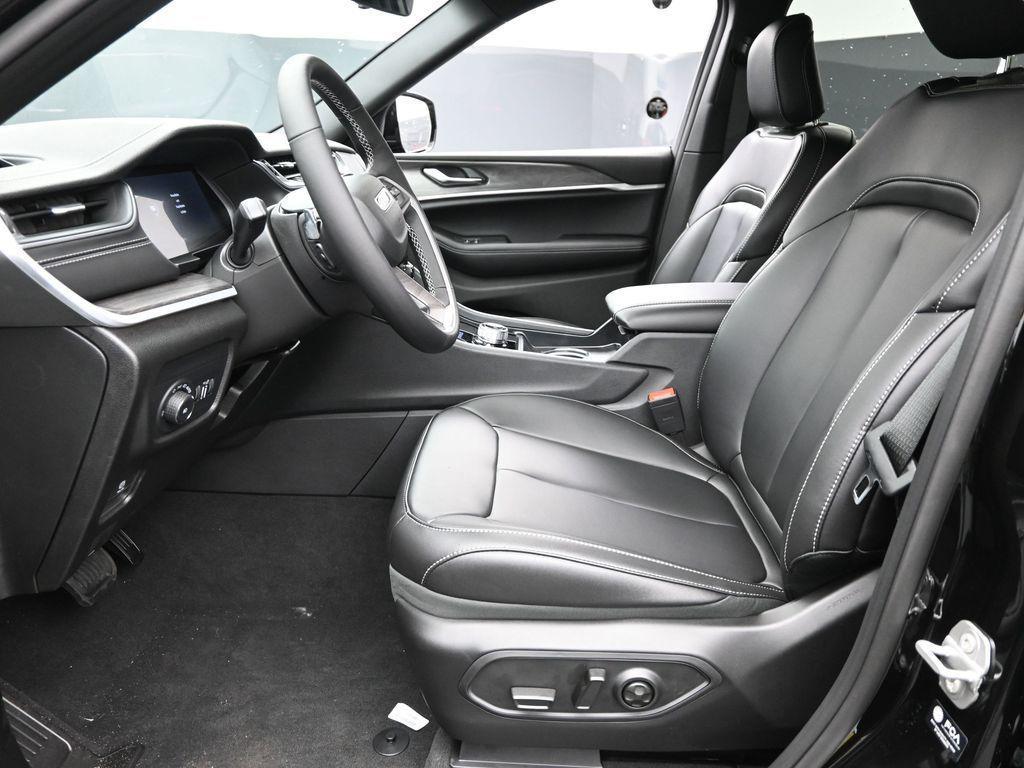 new 2025 Jeep Grand Cherokee L car, priced at $45,110