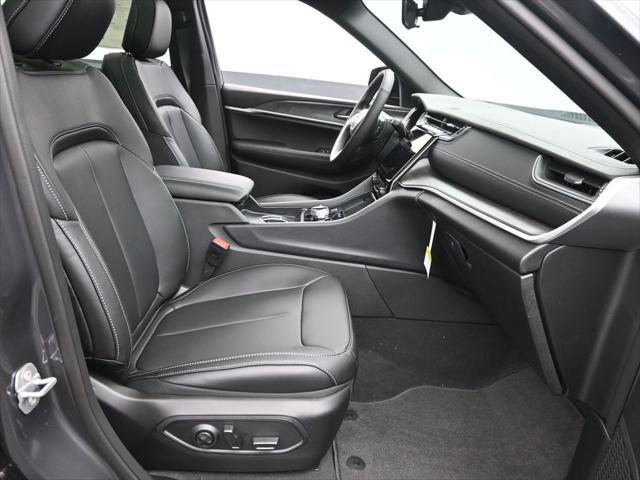 new 2025 Jeep Grand Cherokee car, priced at $45,396