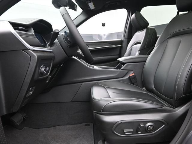 new 2025 Jeep Grand Cherokee car, priced at $45,396
