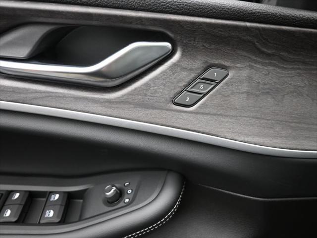 new 2025 Jeep Grand Cherokee car, priced at $45,396