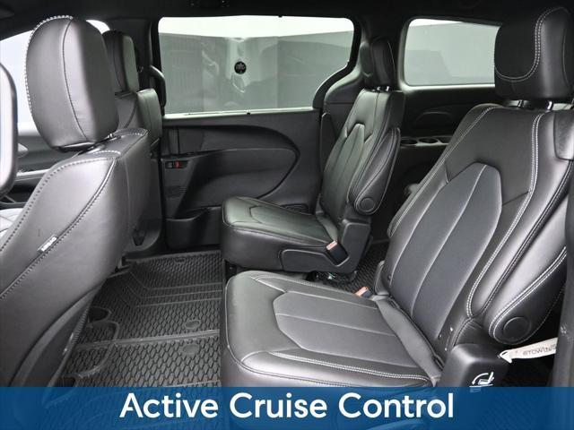 new 2025 Chrysler Pacifica car, priced at $39,381