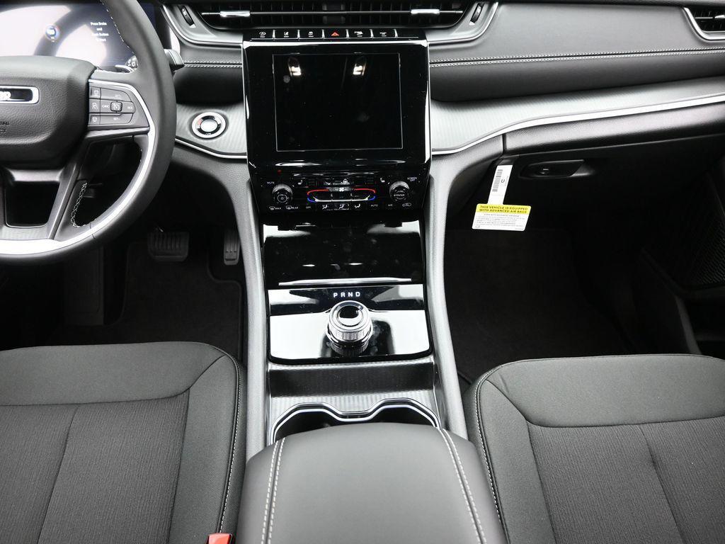 new 2025 Jeep Grand Cherokee car, priced at $36,420