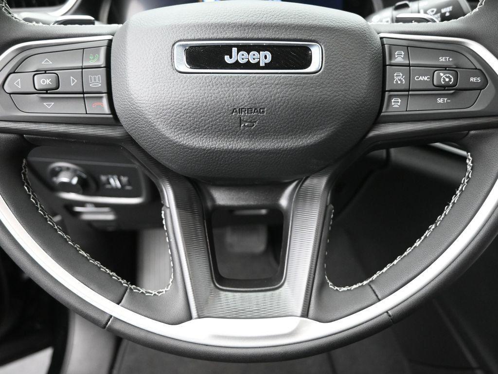 new 2025 Jeep Grand Cherokee car, priced at $36,420