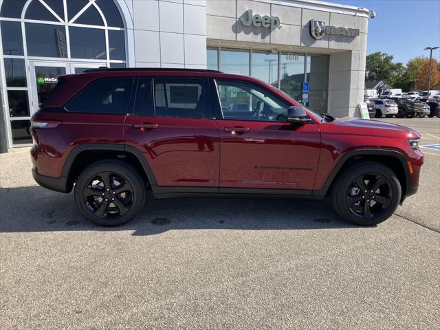 new 2024 Jeep Grand Cherokee car, priced at $39,000