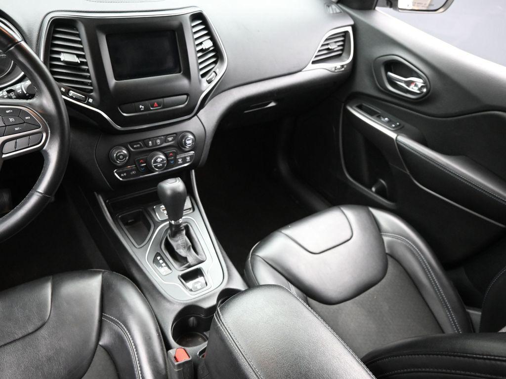 used 2020 Jeep Cherokee car, priced at $18,156