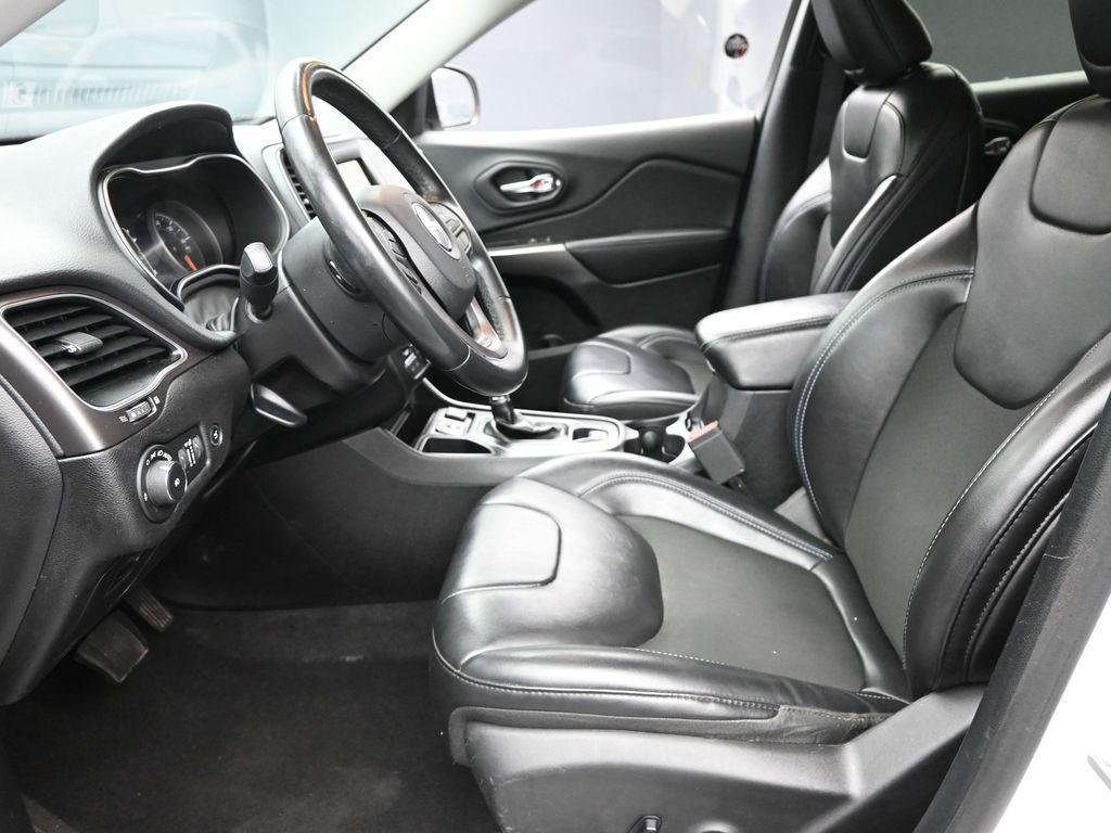 used 2020 Jeep Cherokee car, priced at $18,156