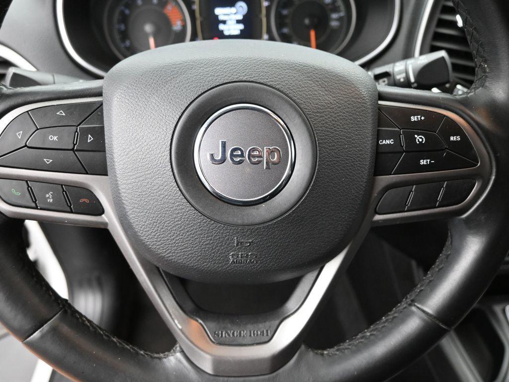used 2020 Jeep Cherokee car, priced at $18,156