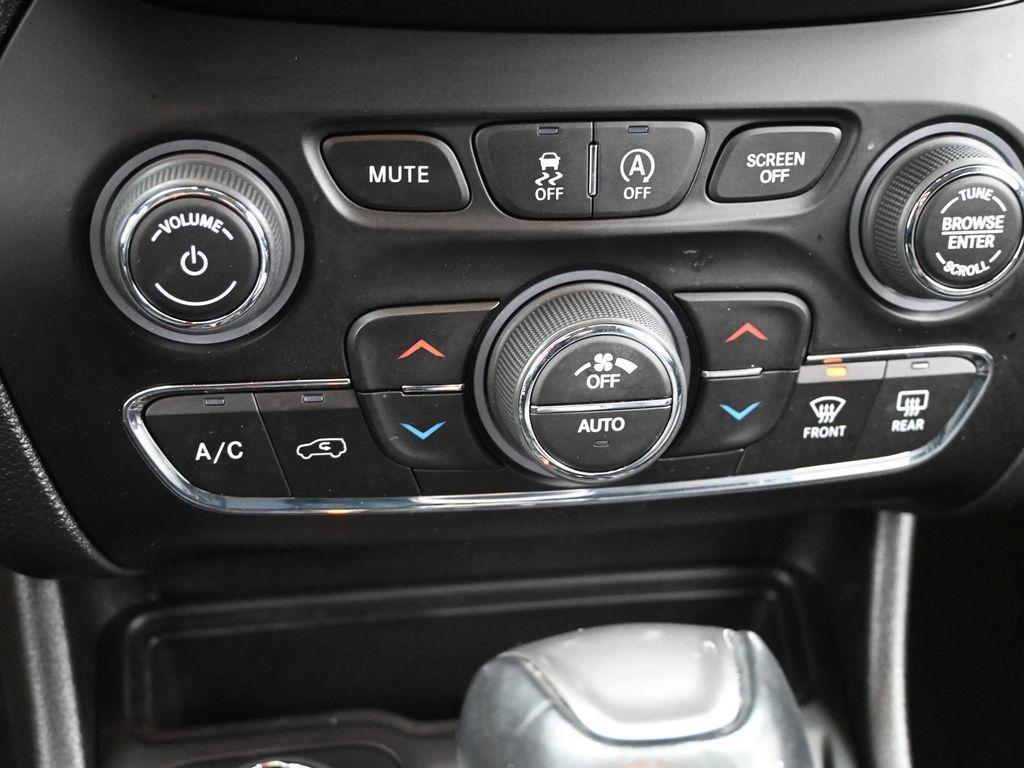 used 2022 Jeep Cherokee car, priced at $24,900