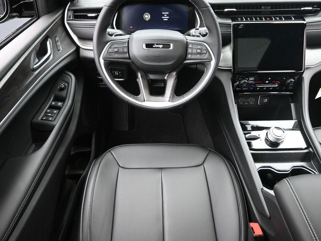 new 2025 Jeep Grand Cherokee car, priced at $43,260