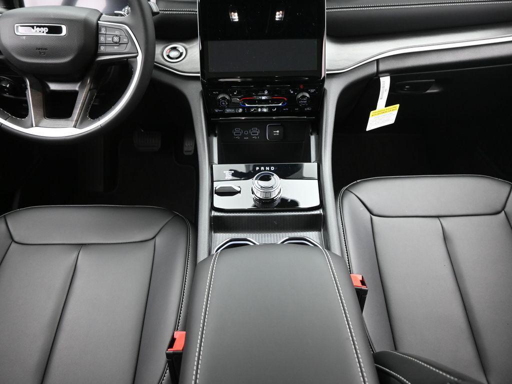 new 2025 Jeep Grand Cherokee car, priced at $43,260