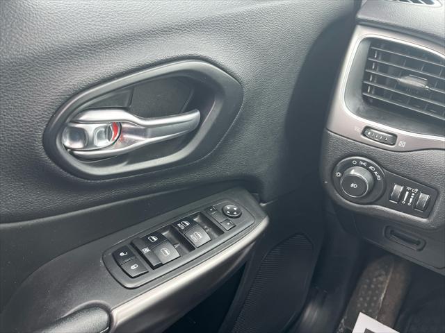 used 2019 Jeep Cherokee car, priced at $9,995