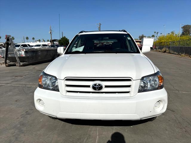 used 2005 Toyota Highlander car, priced at $9,488