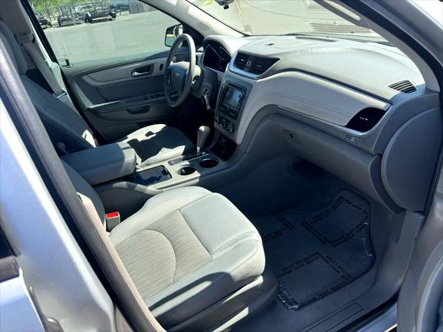 used 2015 Chevrolet Traverse car, priced at $8,300