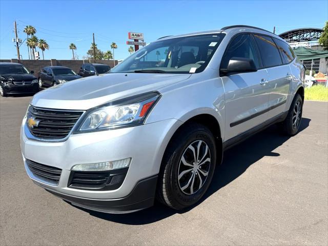 used 2015 Chevrolet Traverse car, priced at $8,300