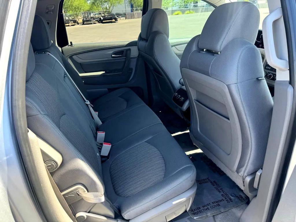 used 2015 Chevrolet Traverse car, priced at $8,300