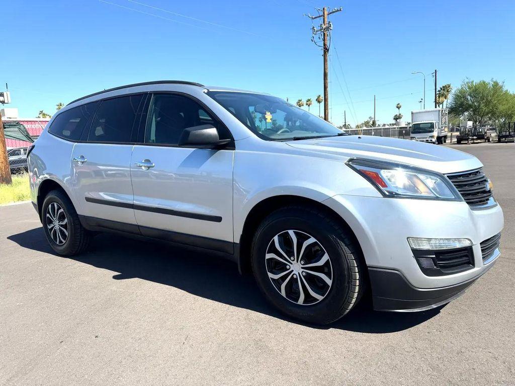 used 2015 Chevrolet Traverse car, priced at $8,800